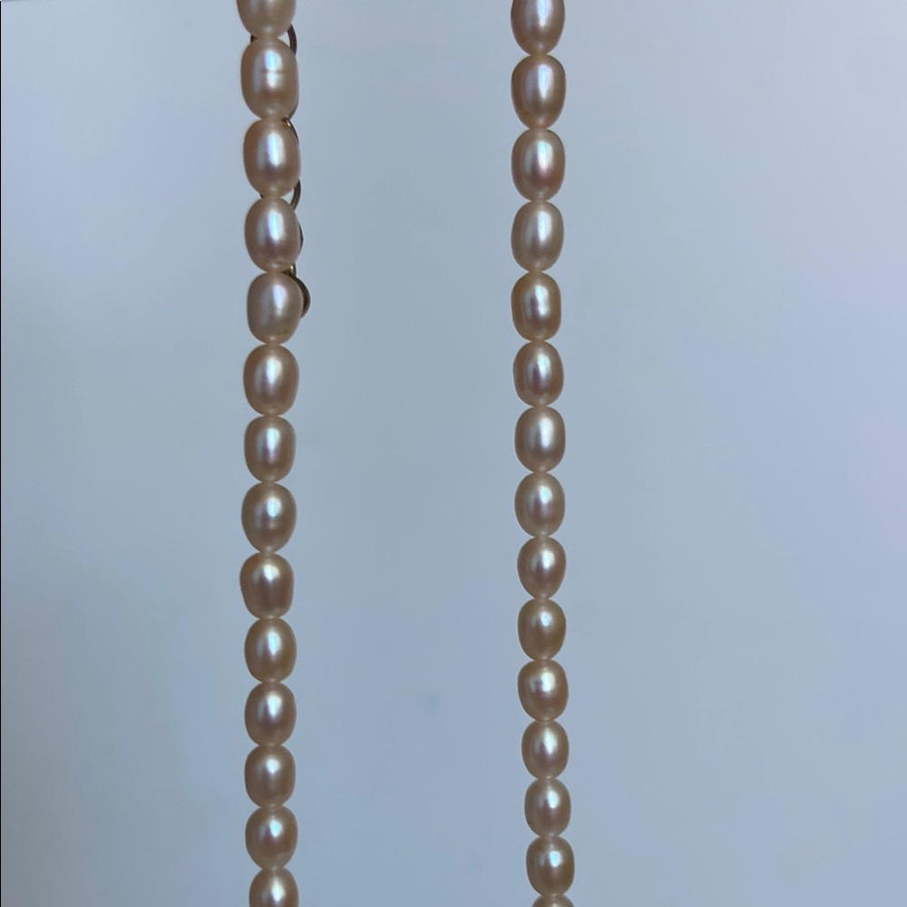 Elegant Faux Pearl Necklace - Picture 4 of 9